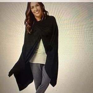 NWOT Barefoot Dreams CozyChic Lite Wide Rib Travel Wrap One Size